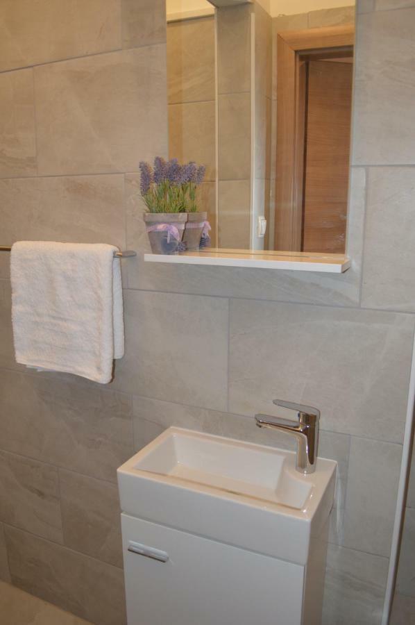 Studios & Apartments Porto زادار المظهر الخارجي الصورة