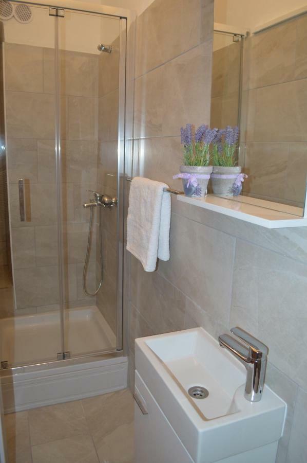 Studios & Apartments Porto زادار المظهر الخارجي الصورة